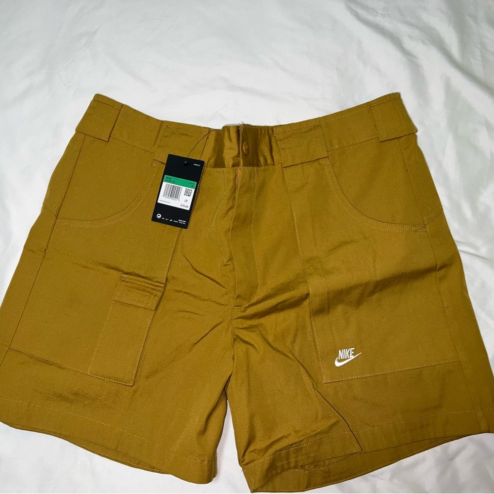 NWT Men’s rust gold tan Nike cargo shorts